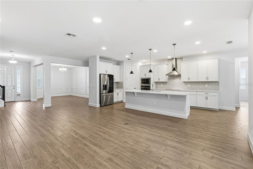For Sale: $920,000 (5 beds, 4 baths, 3319 Square Feet)