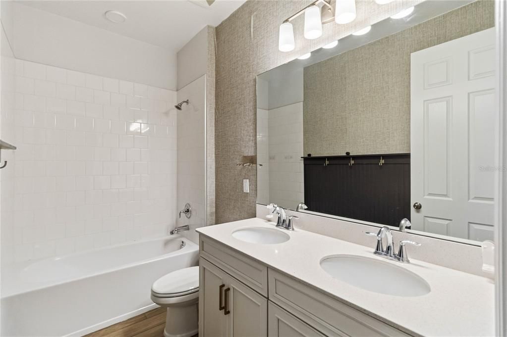 For Sale: $920,000 (5 beds, 4 baths, 3319 Square Feet)