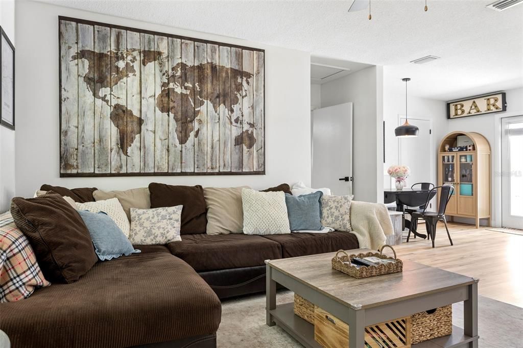 Activo con contrato: $424,900 (3 camas, 2 baños, 1400 Pies cuadrados)