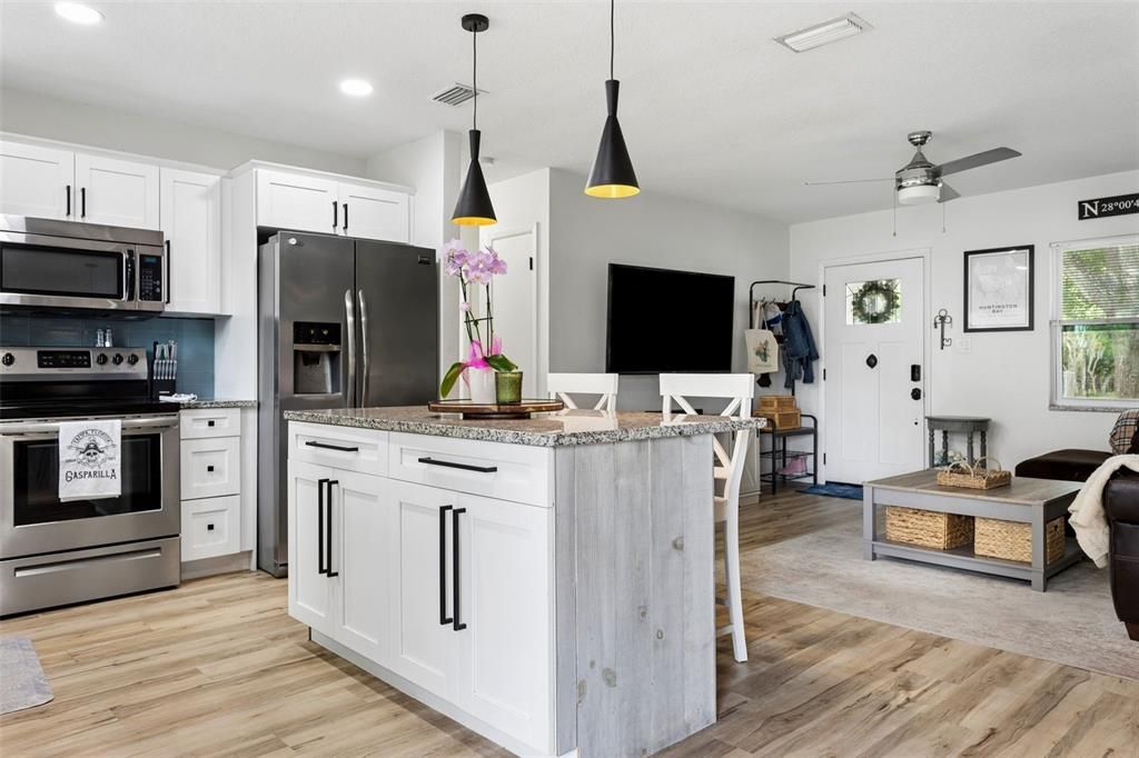 Activo con contrato: $424,900 (3 camas, 2 baños, 1400 Pies cuadrados)