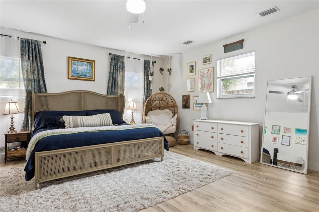 Activo con contrato: $424,900 (3 camas, 2 baños, 1400 Pies cuadrados)