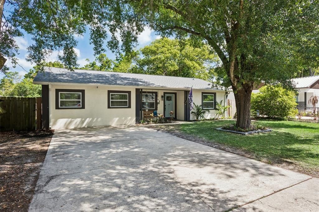 Activo con contrato: $424,900 (3 camas, 2 baños, 1400 Pies cuadrados)