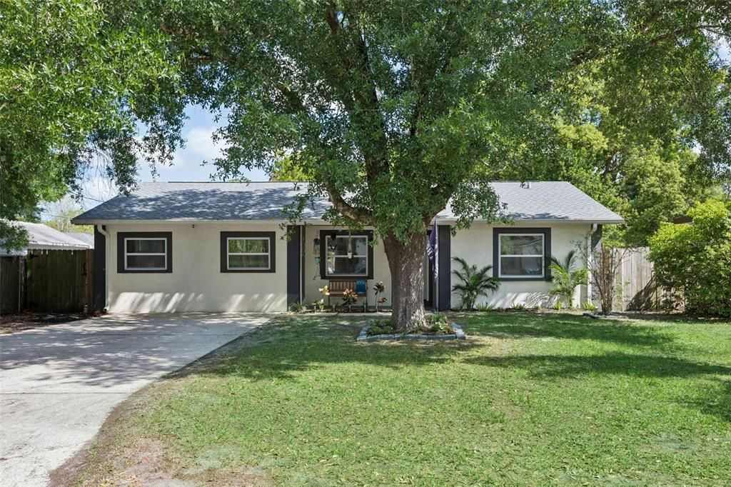 Activo con contrato: $424,900 (3 camas, 2 baños, 1400 Pies cuadrados)