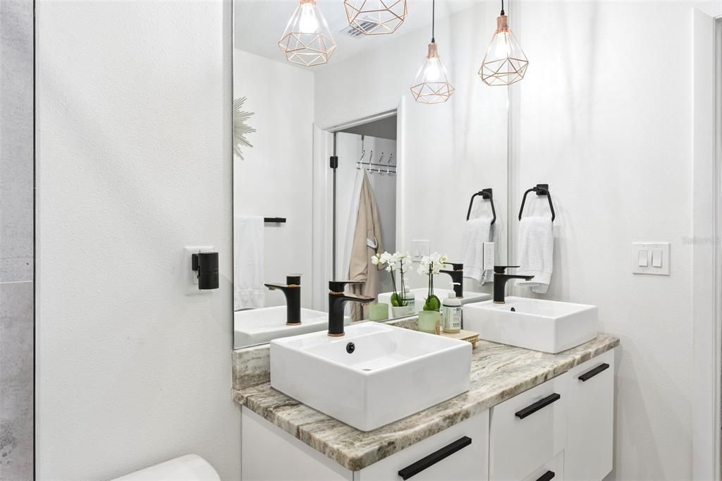 Activo con contrato: $424,900 (3 camas, 2 baños, 1400 Pies cuadrados)