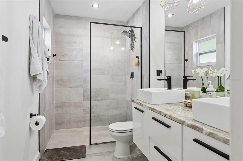 Activo con contrato: $424,900 (3 camas, 2 baños, 1400 Pies cuadrados)