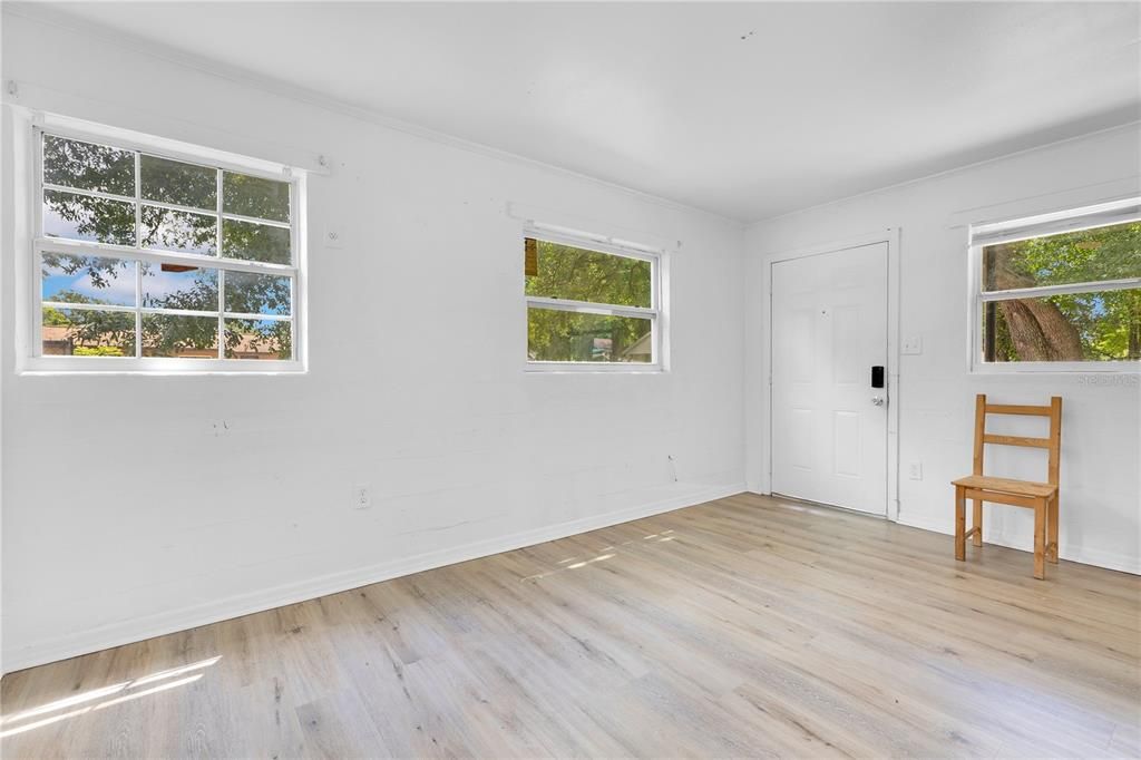 Activo con contrato: $325,000 (4 camas, 0 baños, 1200 Pies cuadrados)