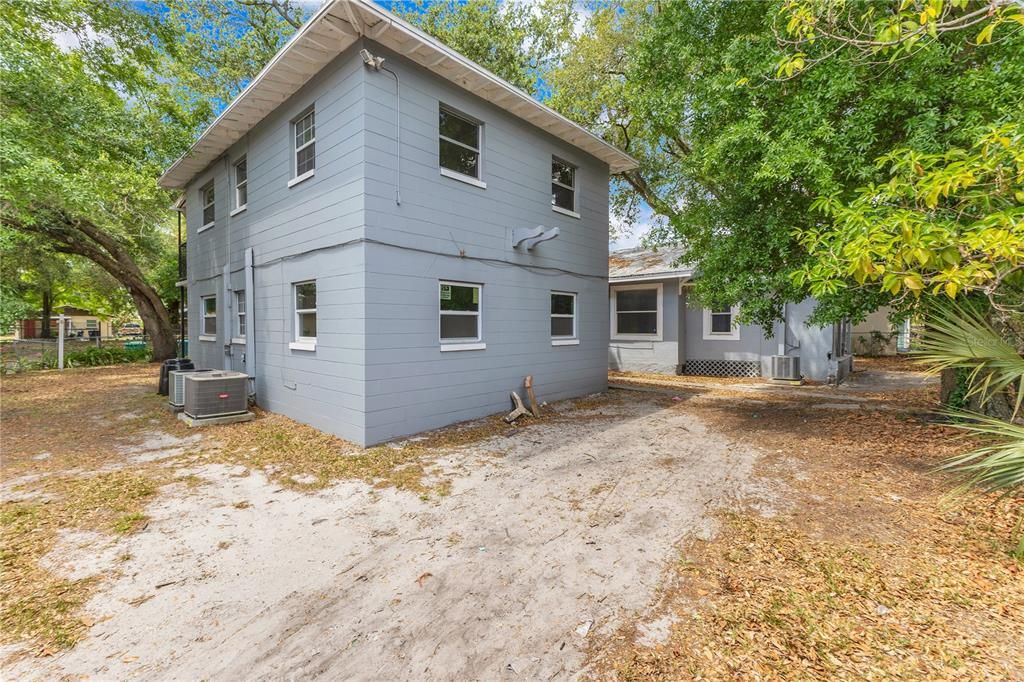 Activo con contrato: $325,000 (4 camas, 0 baños, 1200 Pies cuadrados)
