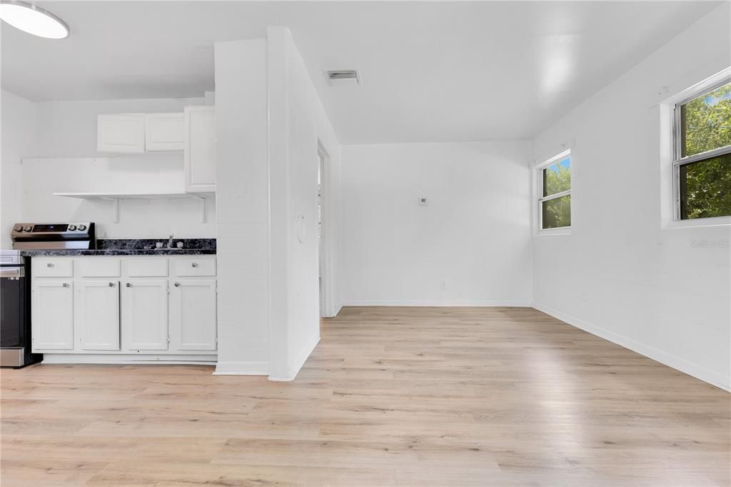 Activo con contrato: $325,000 (4 camas, 0 baños, 1200 Pies cuadrados)