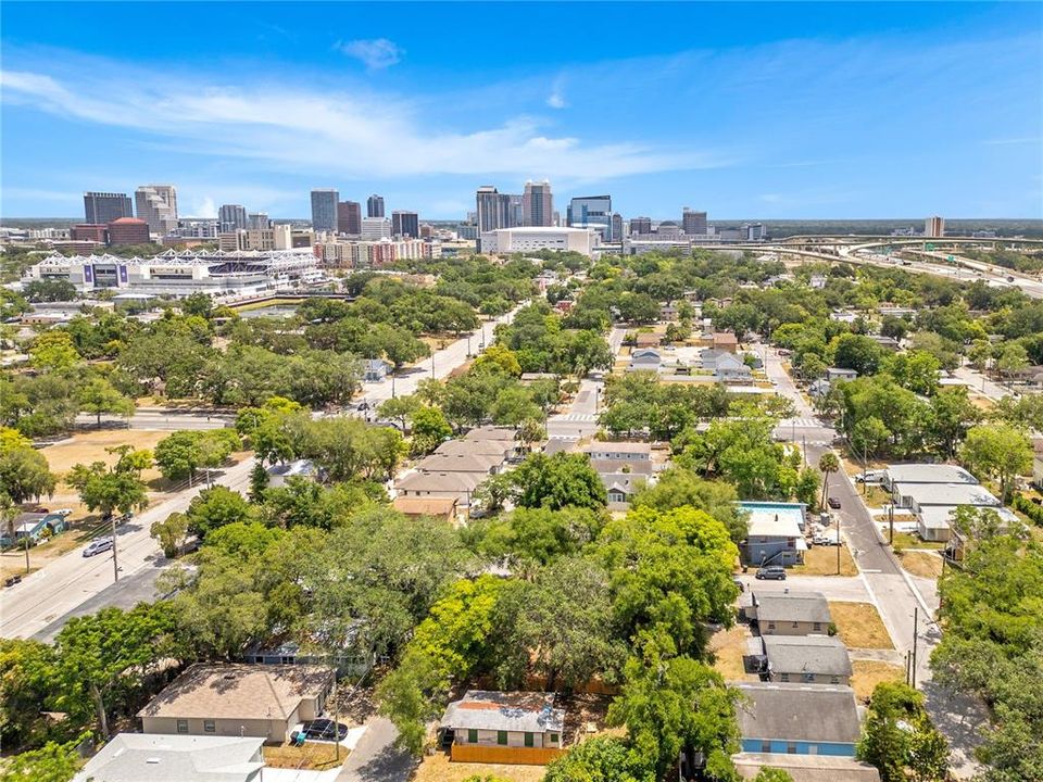 Activo con contrato: $325,000 (4 camas, 0 baños, 1200 Pies cuadrados)