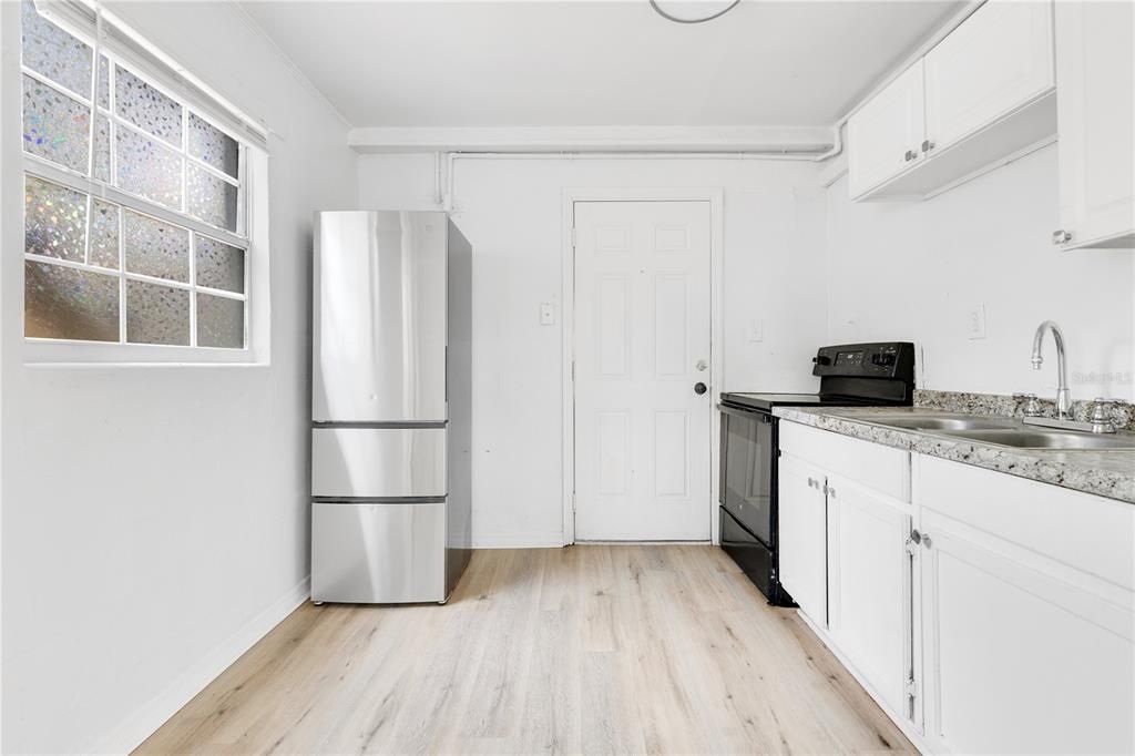 Activo con contrato: $325,000 (4 camas, 0 baños, 1200 Pies cuadrados)