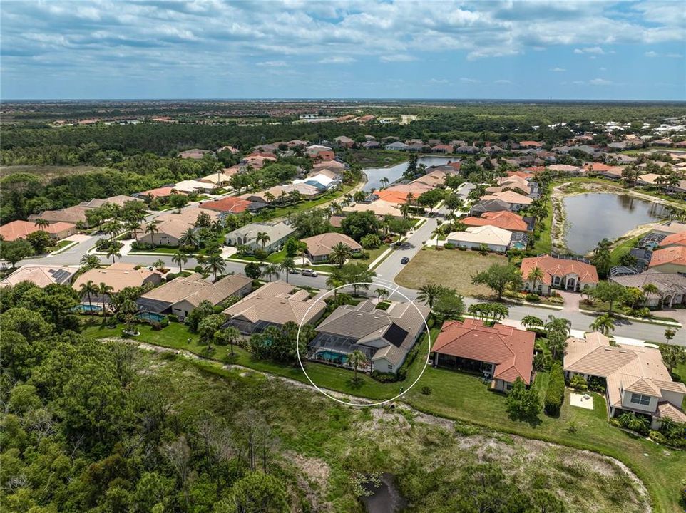 Activo con contrato: $699,000 (4 camas, 3 baños, 2818 Pies cuadrados)