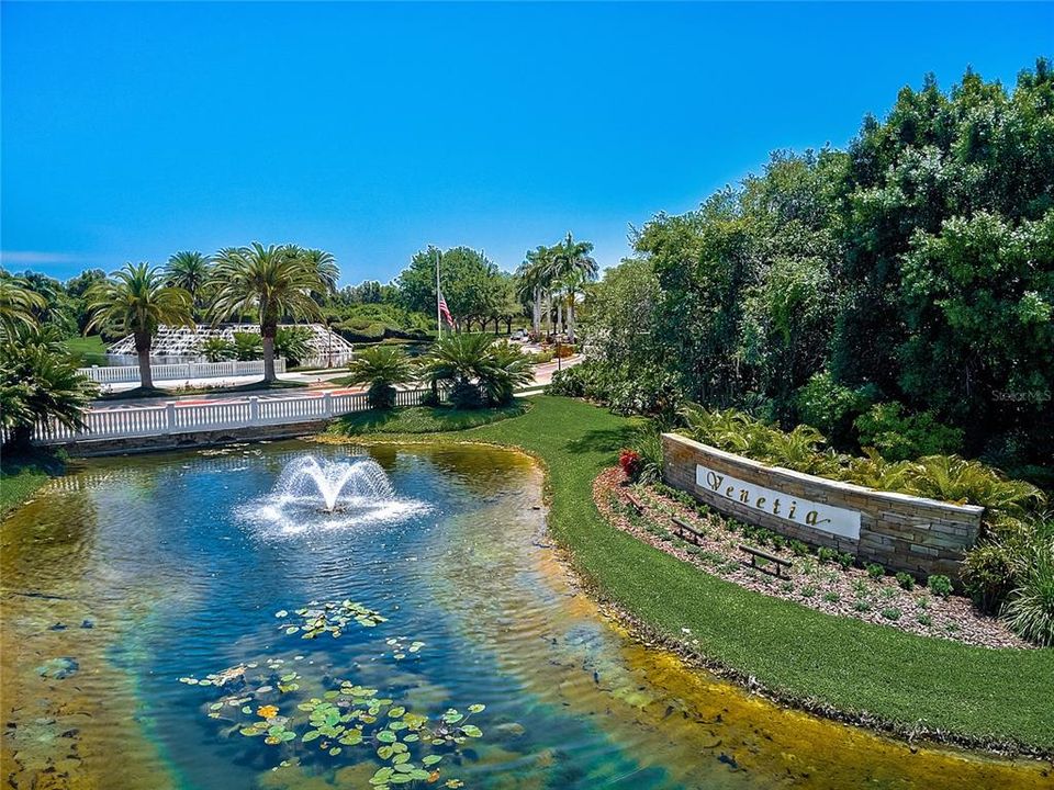 Activo con contrato: $699,000 (4 camas, 3 baños, 2818 Pies cuadrados)