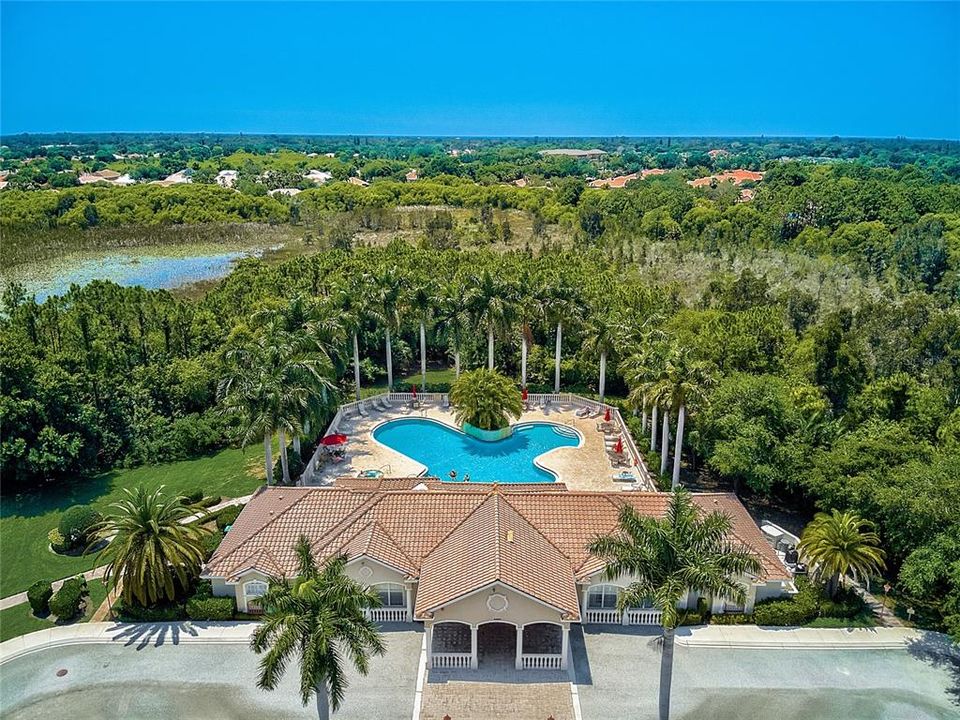 Activo con contrato: $699,000 (4 camas, 3 baños, 2818 Pies cuadrados)