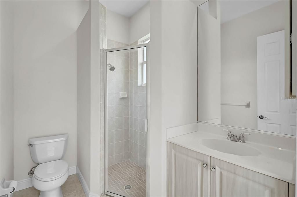 Activo con contrato: $699,000 (4 camas, 3 baños, 2818 Pies cuadrados)