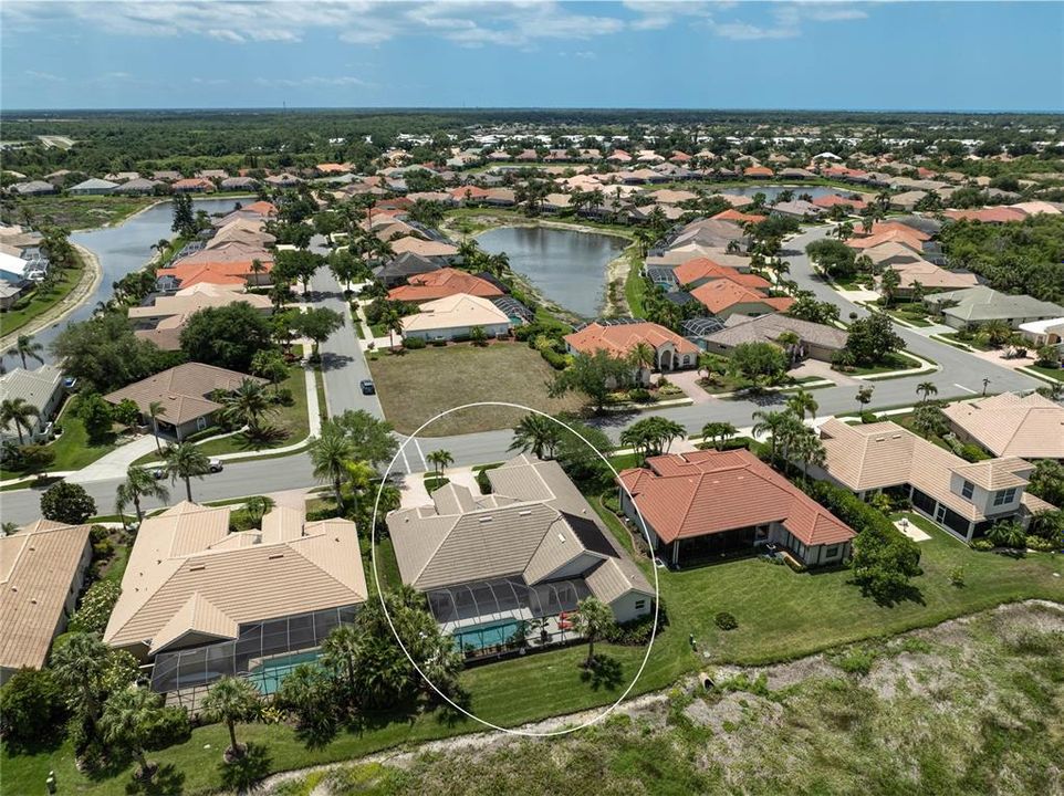 Activo con contrato: $699,000 (4 camas, 3 baños, 2818 Pies cuadrados)