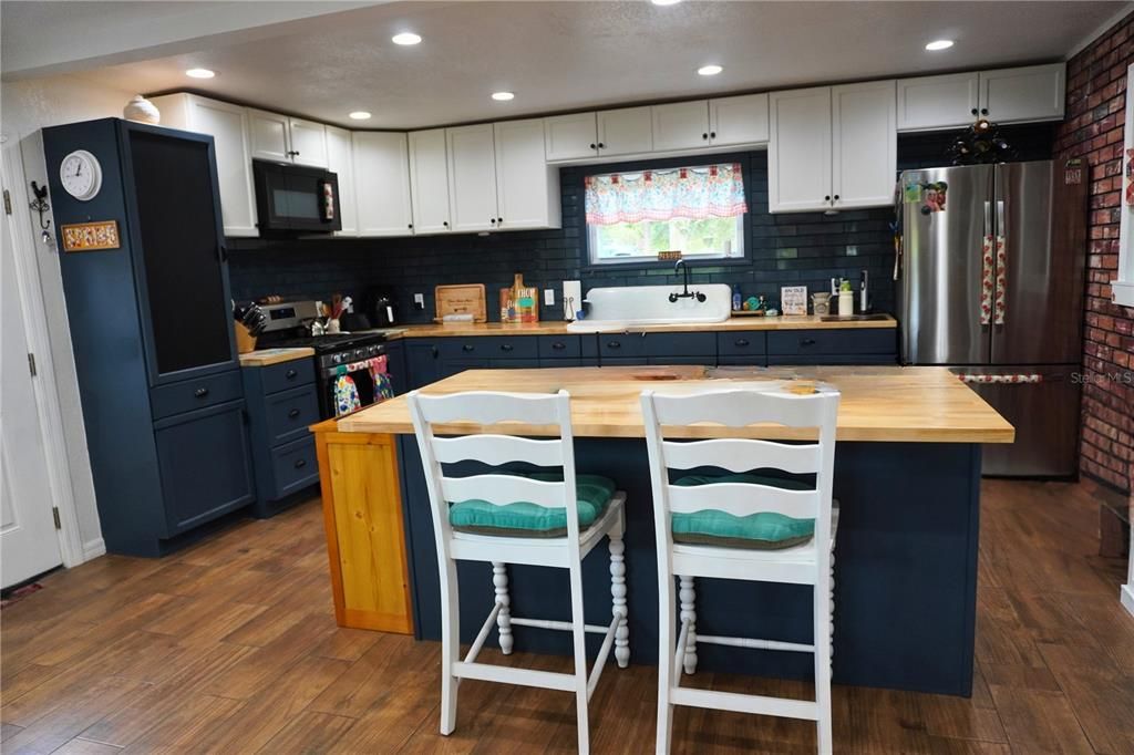 En Venta: $346,000 (3 camas, 2 baños, 1435 Pies cuadrados)