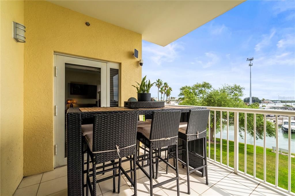 For Sale: $825,000 (2 beds, 2 baths, 1505 Square Feet)