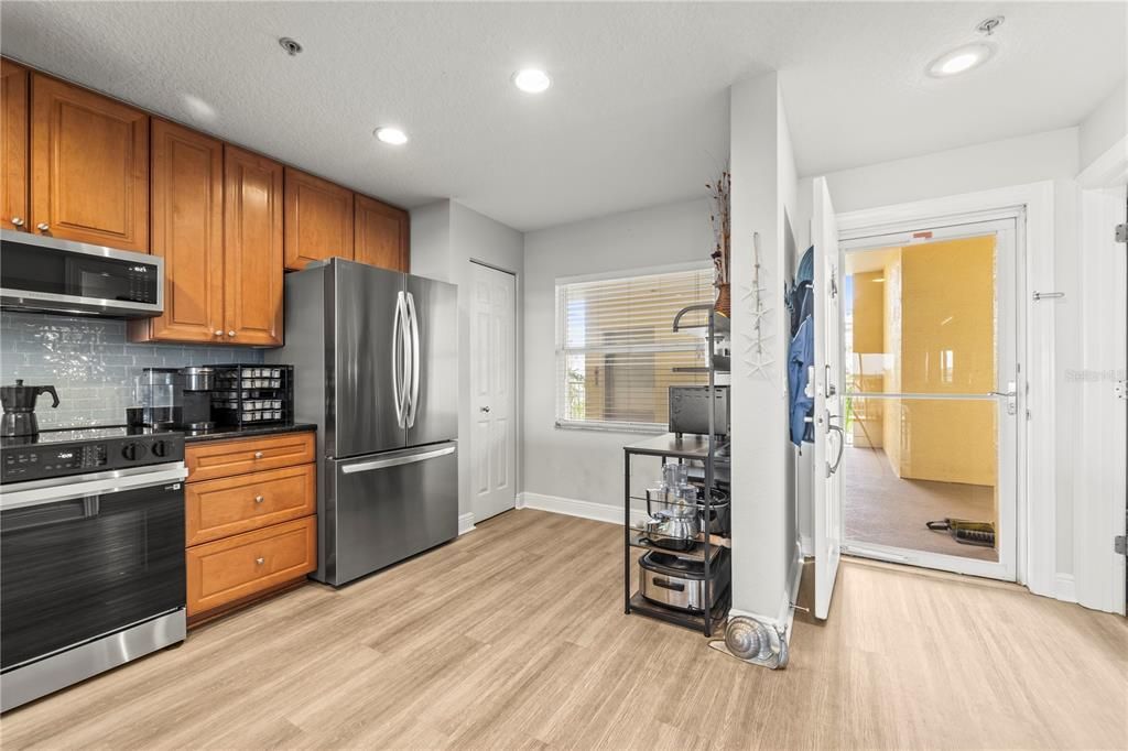 For Sale: $825,000 (2 beds, 2 baths, 1505 Square Feet)