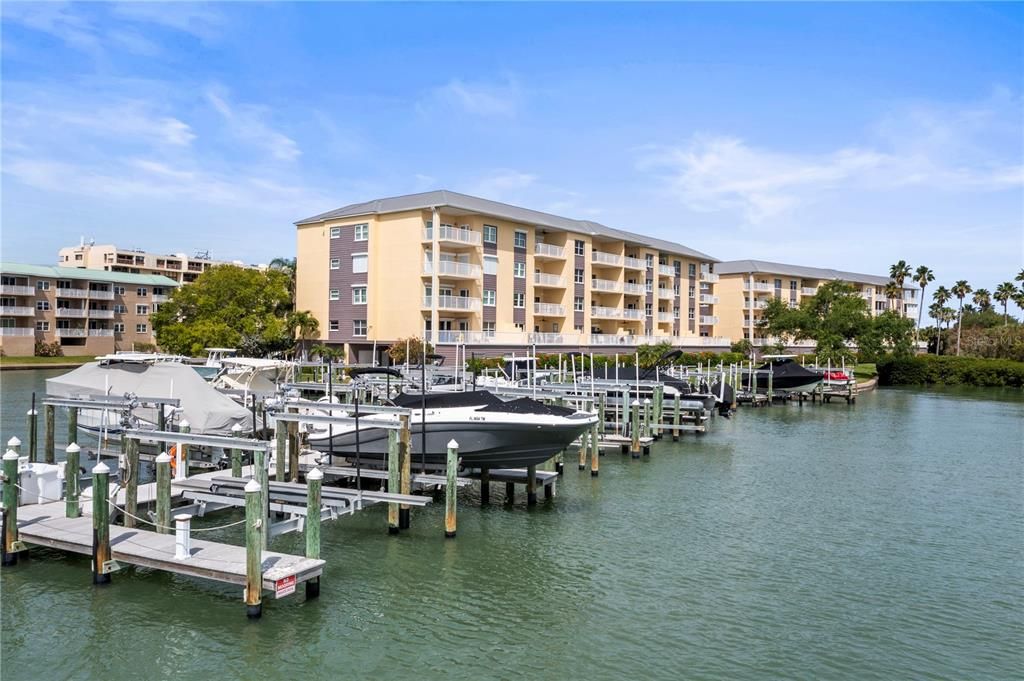 For Sale: $825,000 (2 beds, 2 baths, 1505 Square Feet)