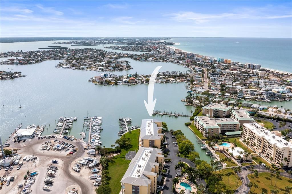 For Sale: $825,000 (2 beds, 2 baths, 1505 Square Feet)