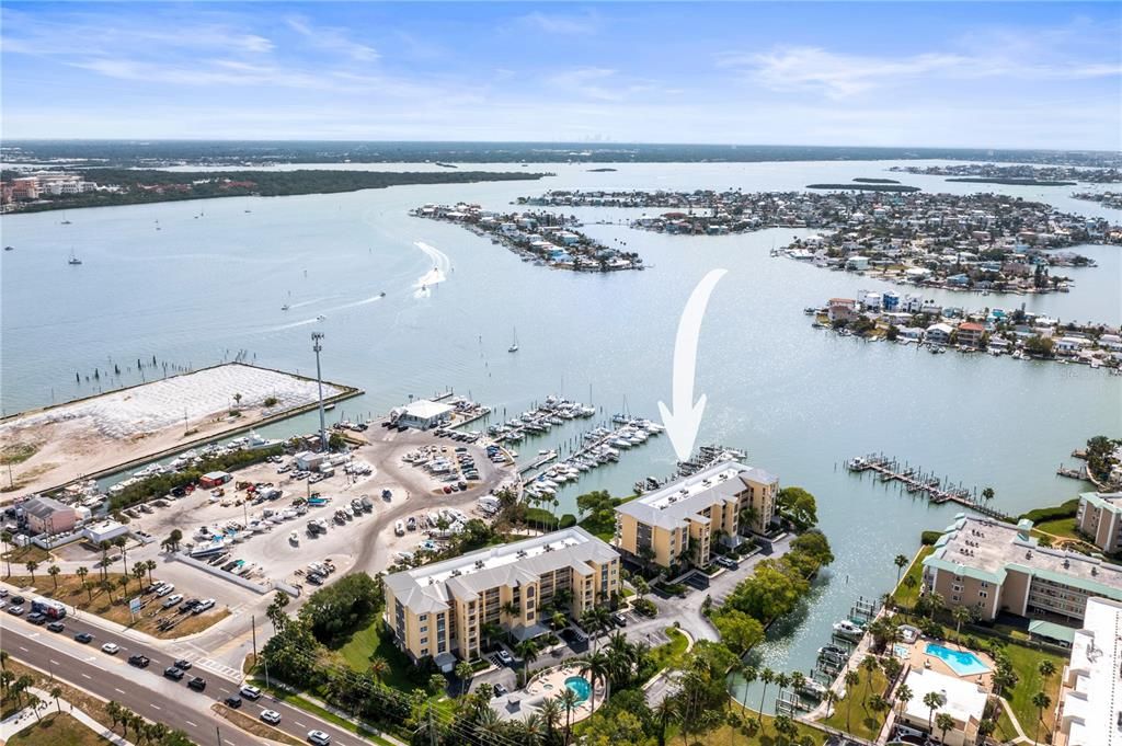 For Sale: $825,000 (2 beds, 2 baths, 1505 Square Feet)