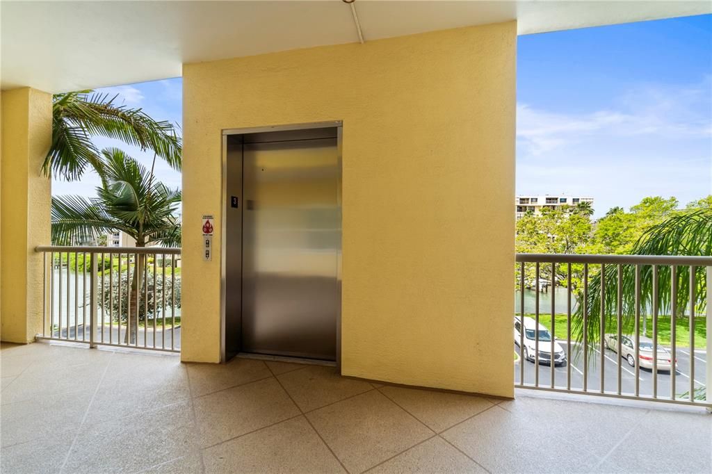 For Sale: $825,000 (2 beds, 2 baths, 1505 Square Feet)