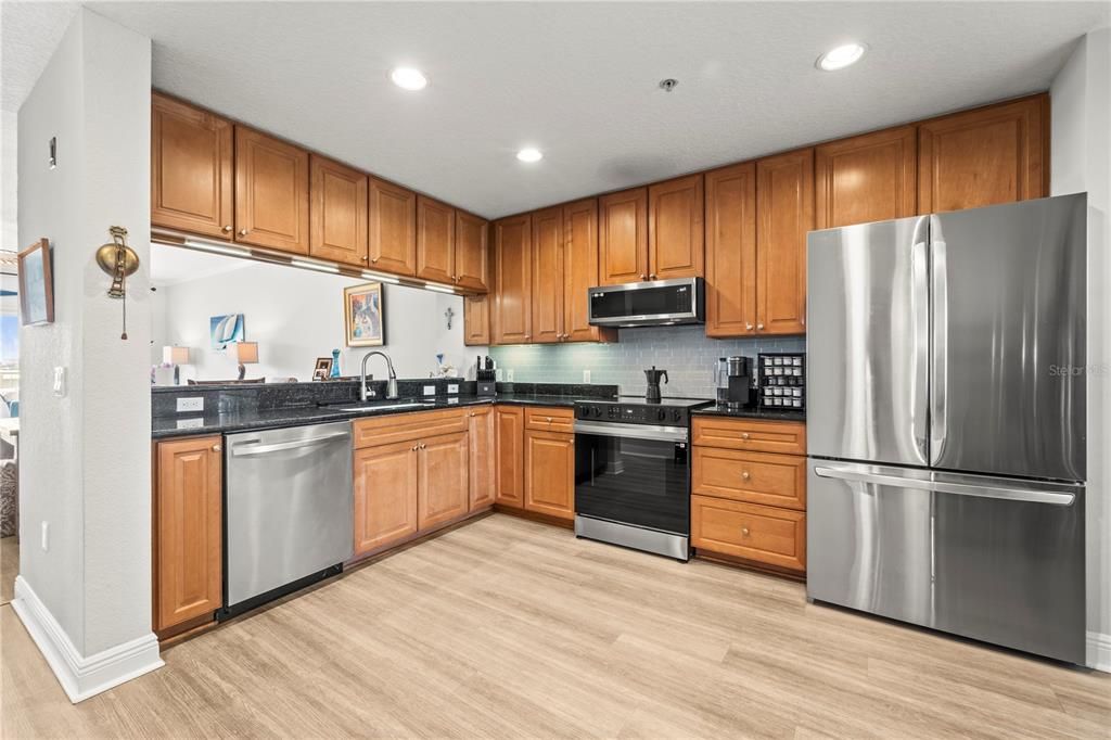 For Sale: $825,000 (2 beds, 2 baths, 1505 Square Feet)
