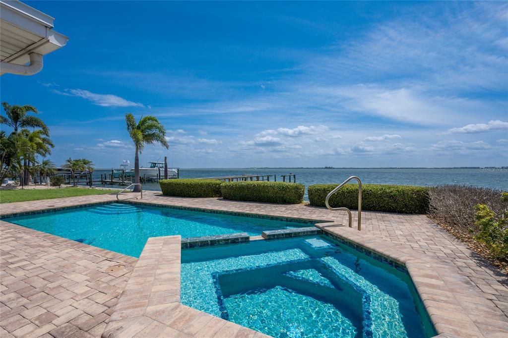 For Sale: $3,350,000 (3 beds, 3 baths, 1910 Square Feet)