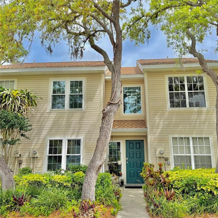 Active With Contract: $246,900 (2 beds, 1 baths, 1190 Square Feet)