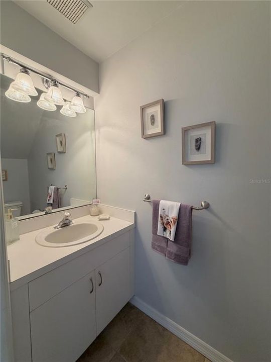 Active With Contract: $246,900 (2 beds, 1 baths, 1190 Square Feet)