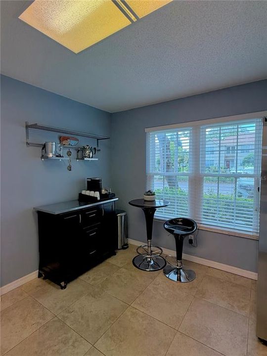 Active With Contract: $246,900 (2 beds, 1 baths, 1190 Square Feet)