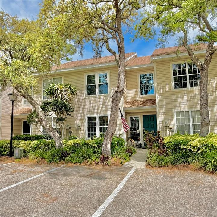 Active With Contract: $246,900 (2 beds, 1 baths, 1190 Square Feet)