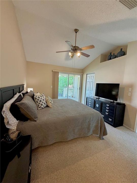 Active With Contract: $246,900 (2 beds, 1 baths, 1190 Square Feet)