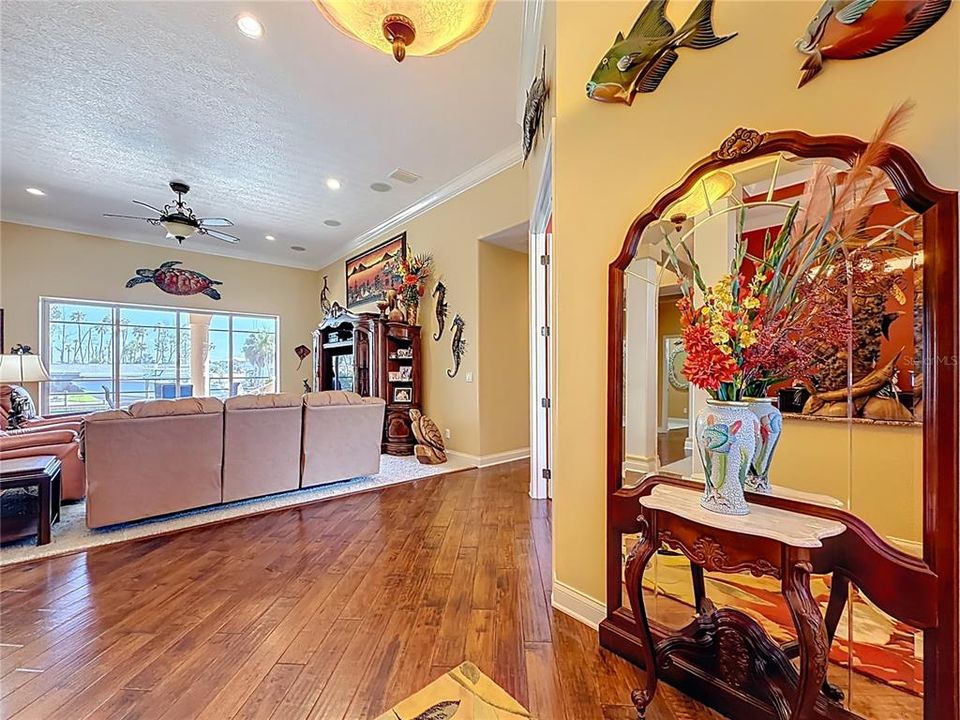 En Venta: $1,699,000 (3 camas, 3 baños, 2656 Pies cuadrados)
