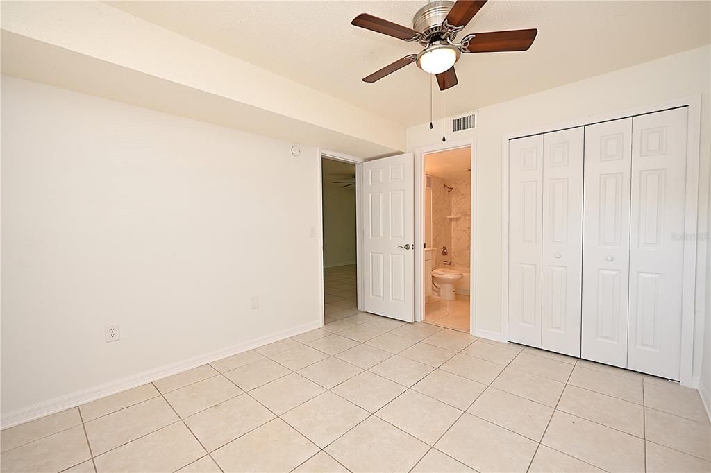 For Rent: $1,160 (2 beds, 1 baths, 840 Square Feet)