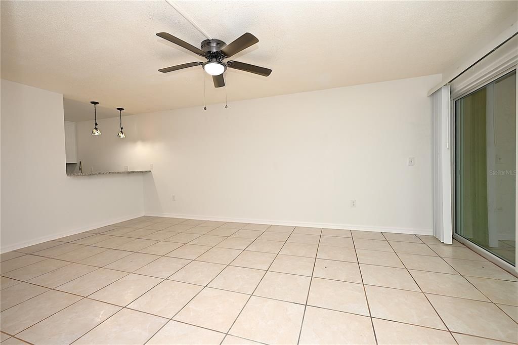 For Rent: $1,160 (2 beds, 1 baths, 840 Square Feet)