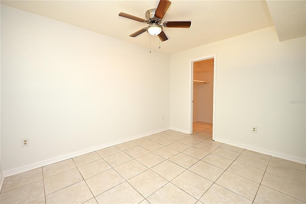 For Rent: $1,160 (2 beds, 1 baths, 840 Square Feet)