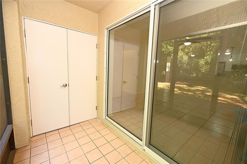For Rent: $1,160 (2 beds, 1 baths, 840 Square Feet)