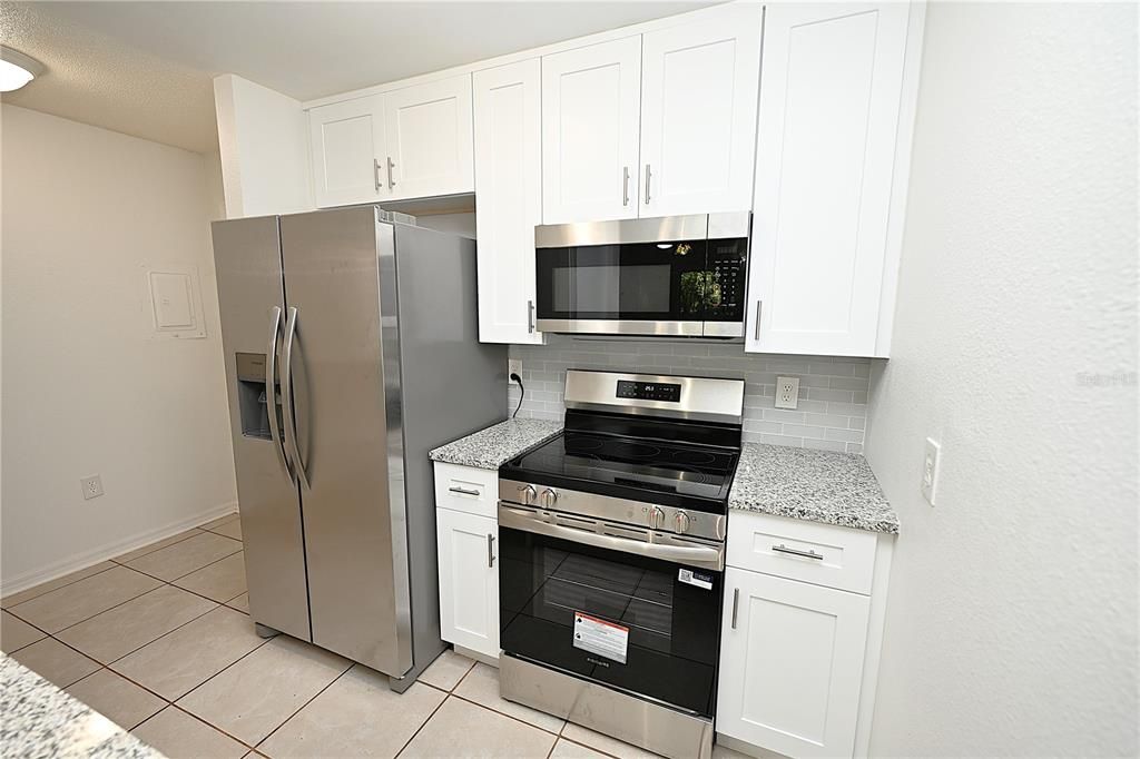 For Rent: $1,160 (2 beds, 1 baths, 840 Square Feet)