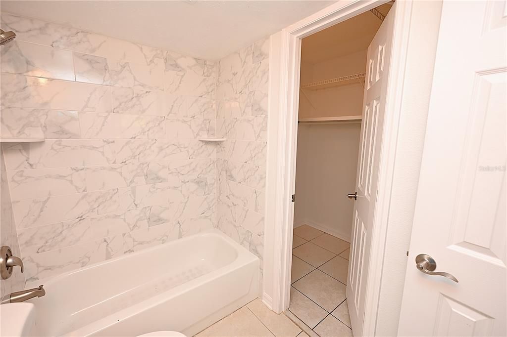 For Rent: $1,160 (2 beds, 1 baths, 840 Square Feet)