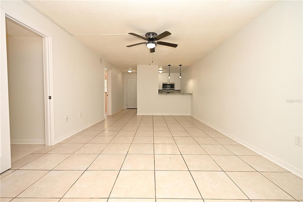 For Rent: $1,160 (2 beds, 1 baths, 840 Square Feet)