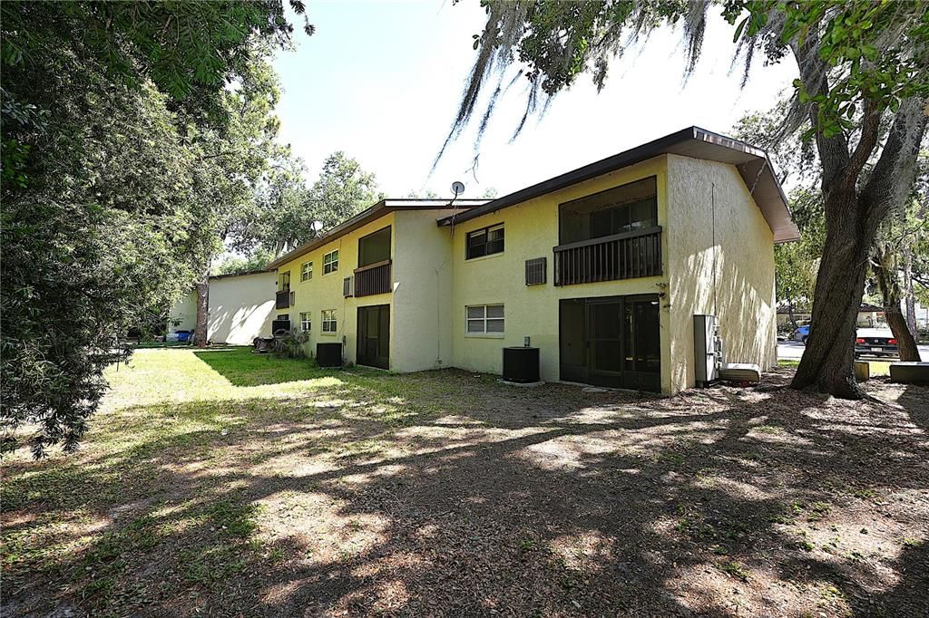 For Rent: $1,160 (2 beds, 1 baths, 840 Square Feet)