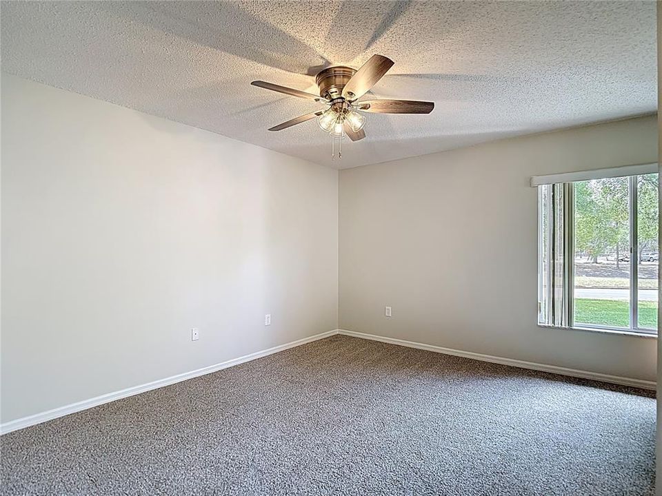 Active With Contract: $134,900 (2 beds, 2 baths, 1123 Square Feet)