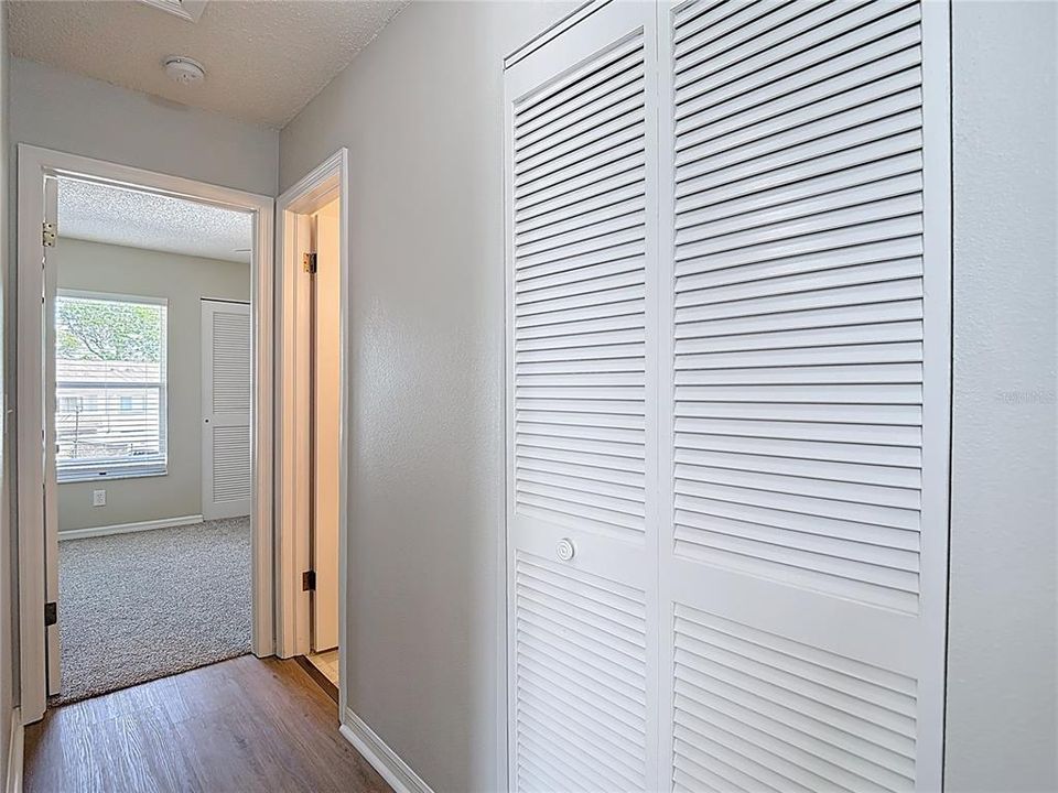 Active With Contract: $134,900 (2 beds, 2 baths, 1123 Square Feet)
