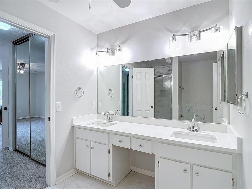 Active With Contract: $134,900 (2 beds, 2 baths, 1123 Square Feet)