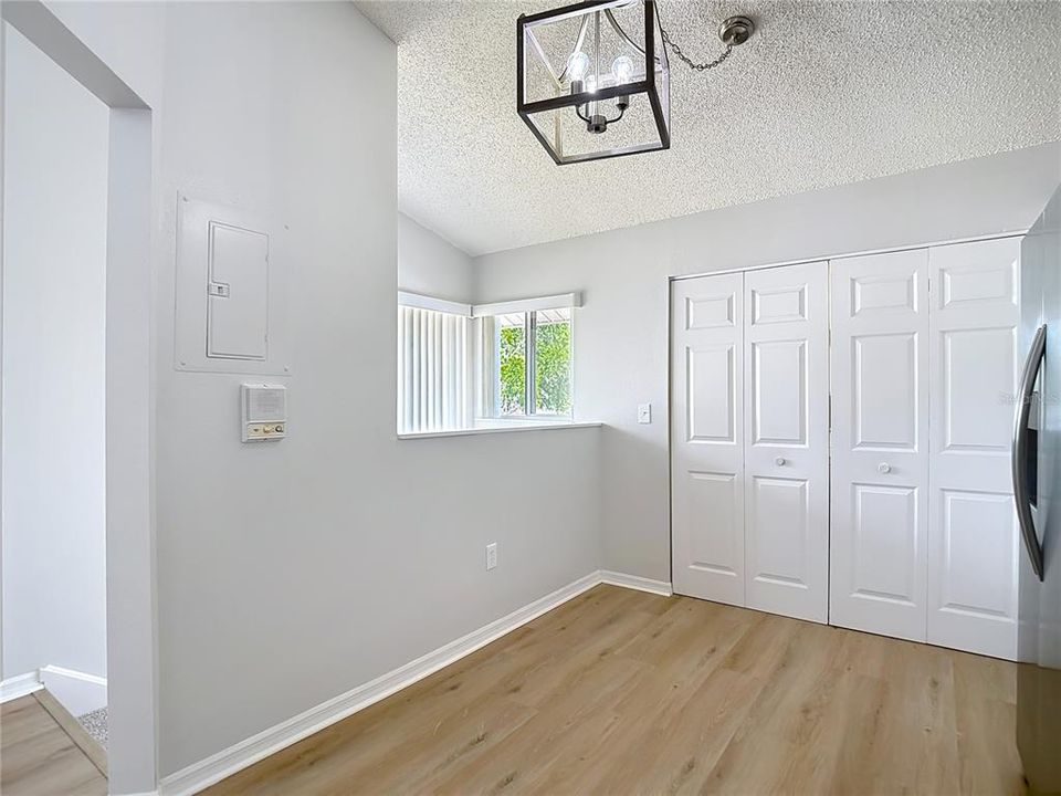 Active With Contract: $134,900 (2 beds, 2 baths, 1123 Square Feet)