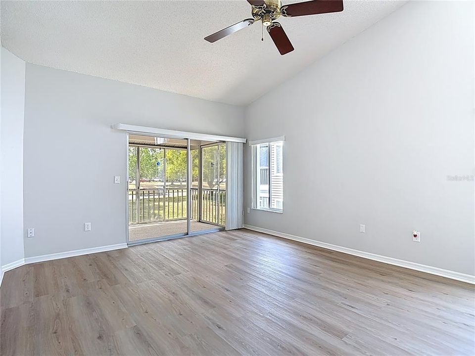 Active With Contract: $134,900 (2 beds, 2 baths, 1123 Square Feet)