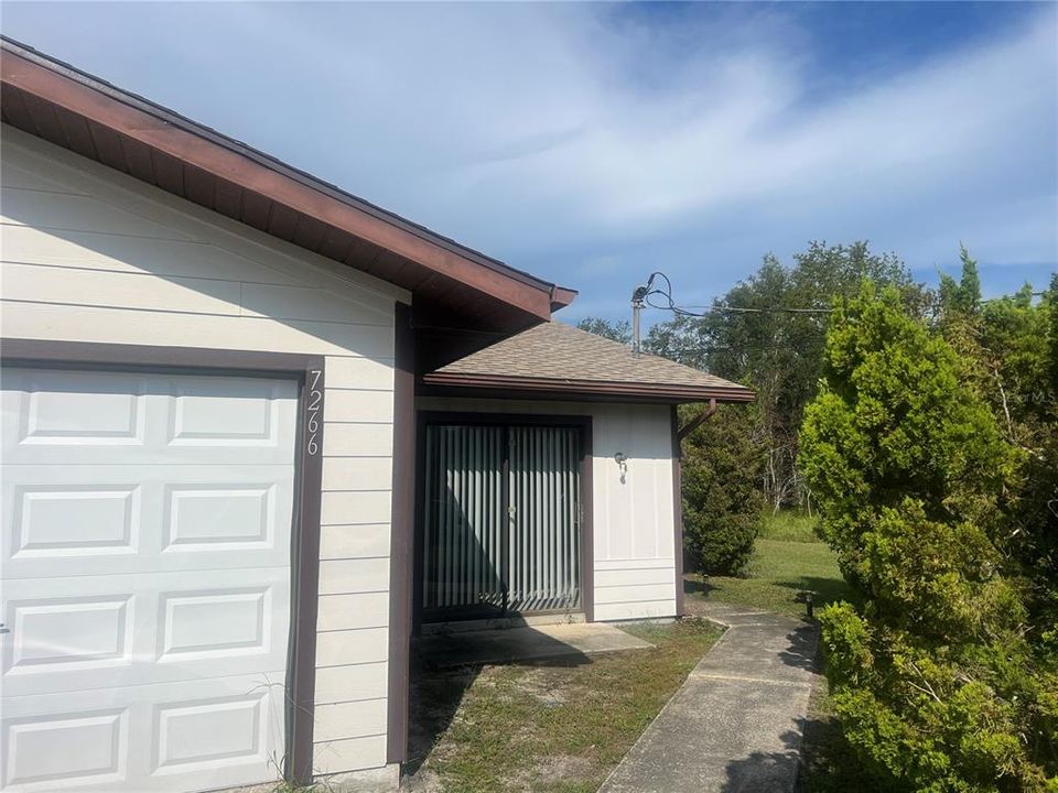 For Rent: $1,350 (2 beds, 2 baths, 1053 Square Feet)