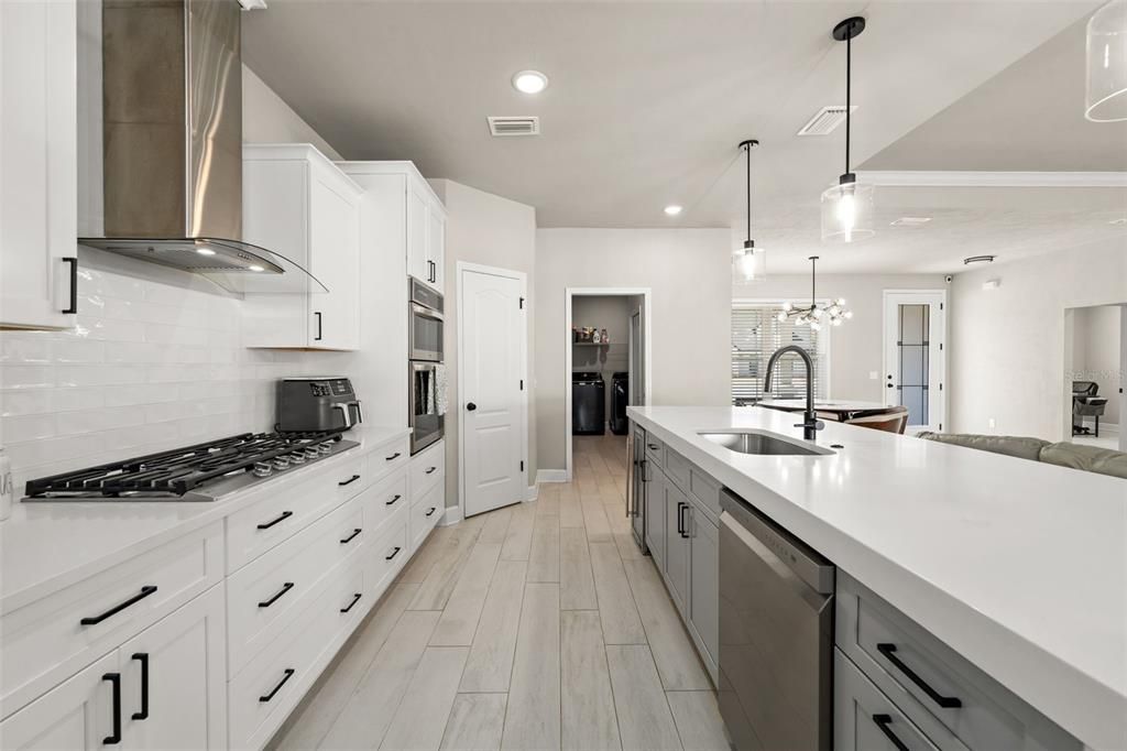 For Rent: $2,950 (4 beds, 3 baths, 2104 Square Feet)