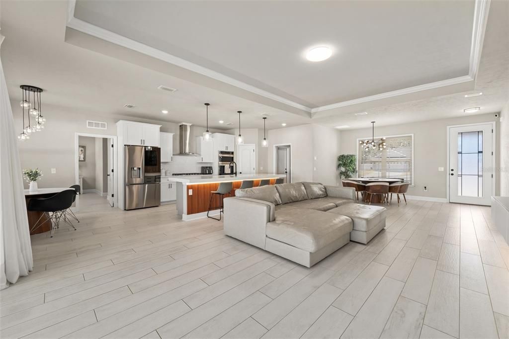 For Rent: $2,950 (4 beds, 3 baths, 2104 Square Feet)